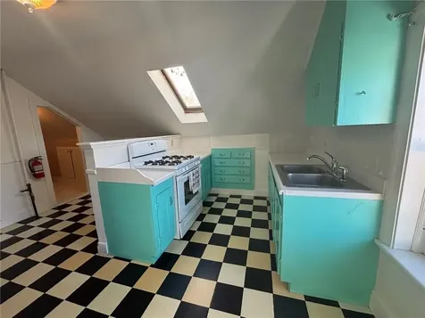 712 Hope Street Bristol RI 02809