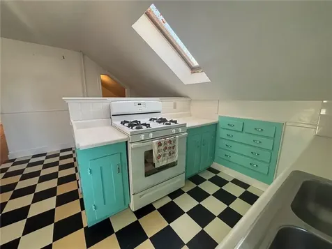 712 Hope Street Bristol RI 02809