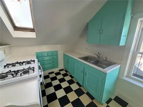 712 Hope Street Bristol RI 02809