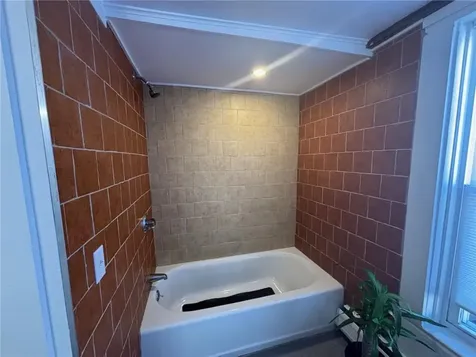 712 Hope Street Bristol RI 02809