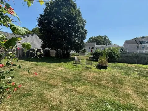 712 Hope Street Bristol RI 02809