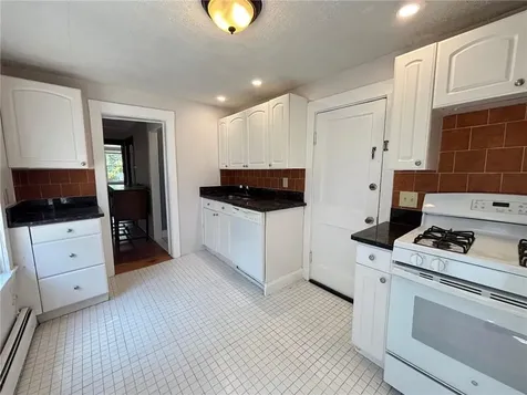 712 Hope Street Bristol RI 02809