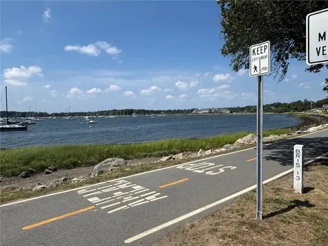 712 Hope Street Bristol RI 02809