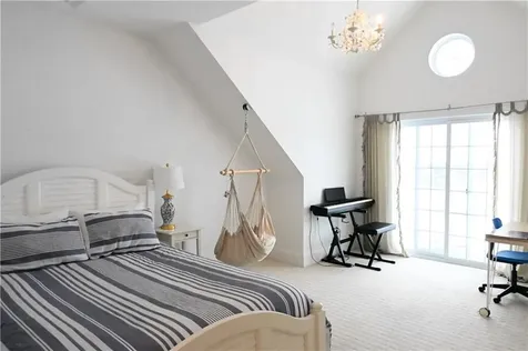 4 Wimbeldon Circle Portsmouth RI 02871