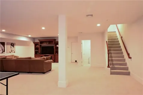 4 Wimbeldon Circle Portsmouth RI 02871