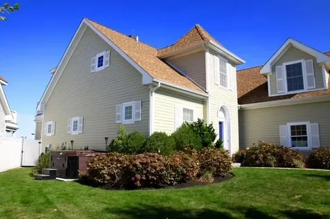 4 Wimbeldon Circle Portsmouth RI 02871