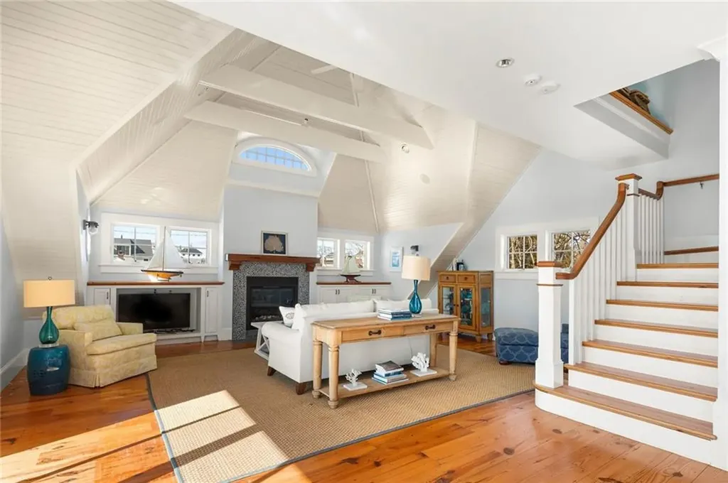 140 Tuckerman Avenue Middletown RI 02842
