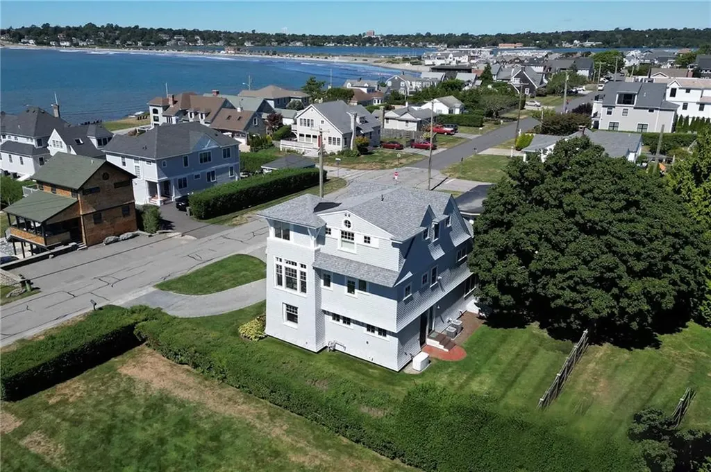 140 Tuckerman Avenue Middletown RI 02842