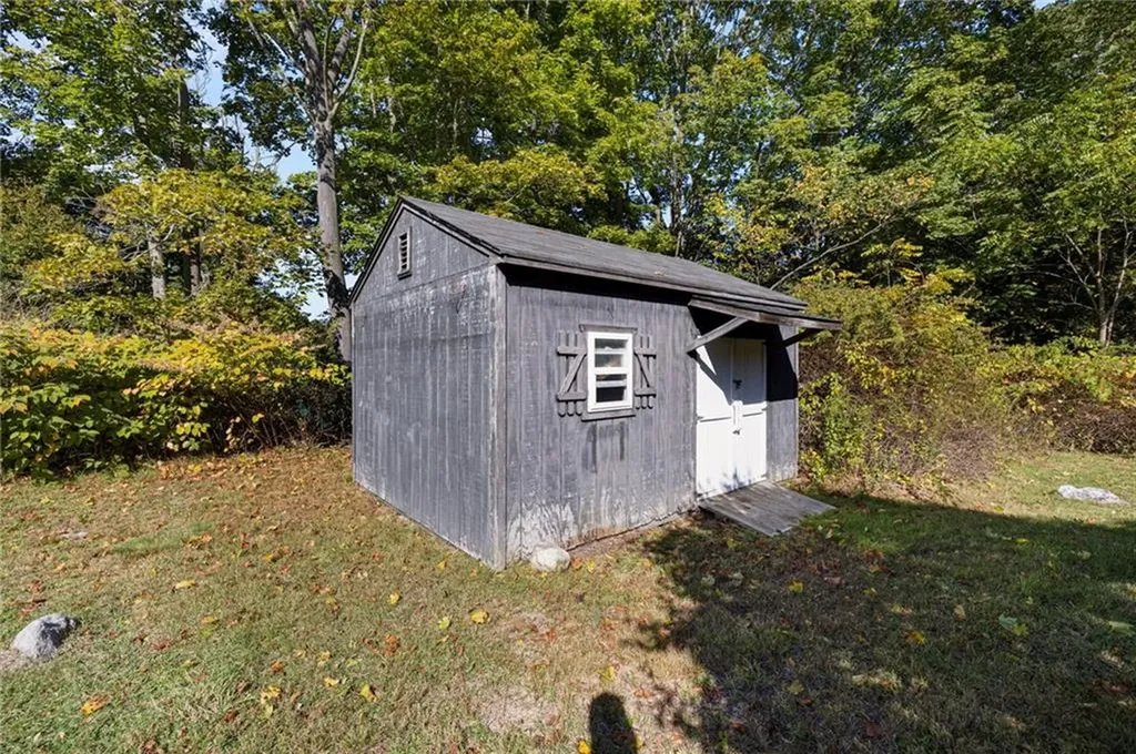 159 Ten Rod Road North Kingstown RI 02852