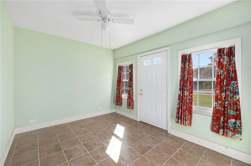 159 Ten Rod Road North Kingstown RI 02852