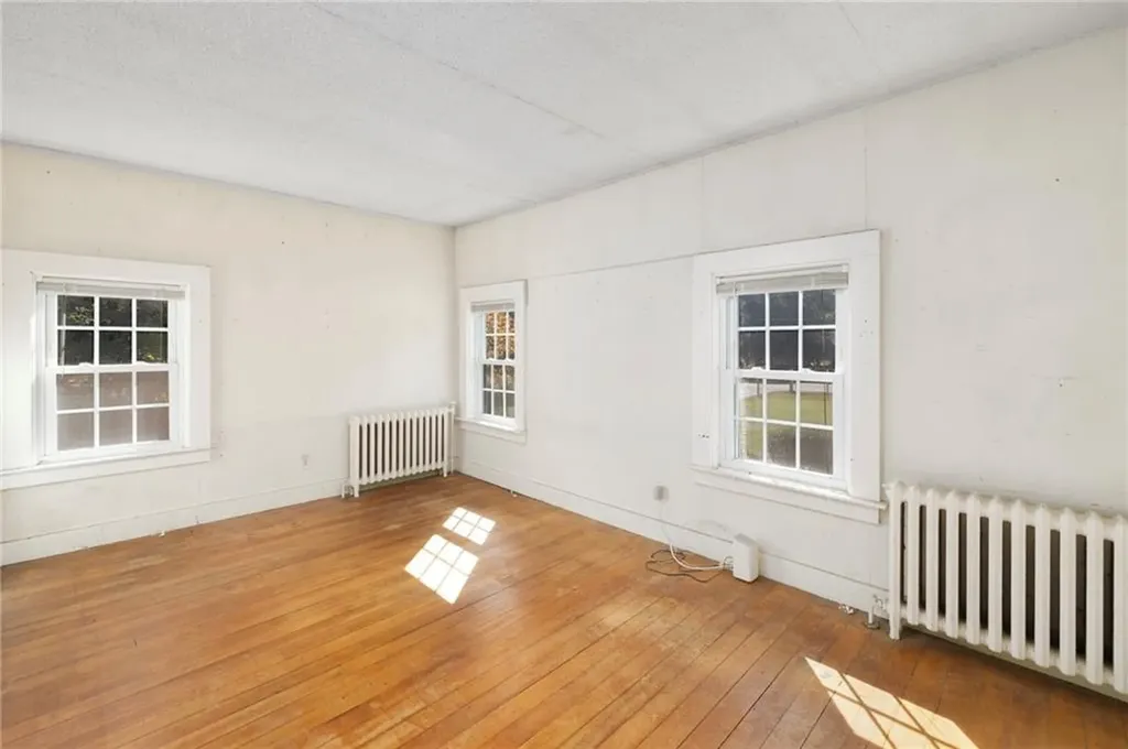 159 Ten Rod Road North Kingstown RI 02852