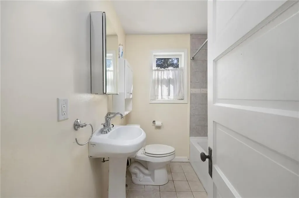 159 Ten Rod Road North Kingstown RI 02852