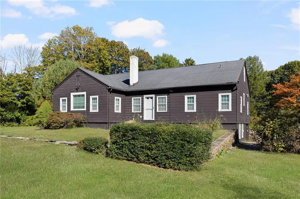 159 Ten Rod Road North Kingstown RI 02852