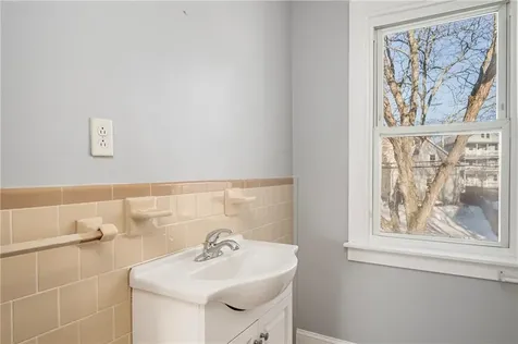 172 Camden Avenue Providence RI 02908