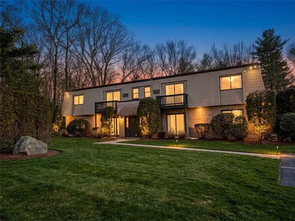 15 Apple Valley Parkway Smithfield RI 02828