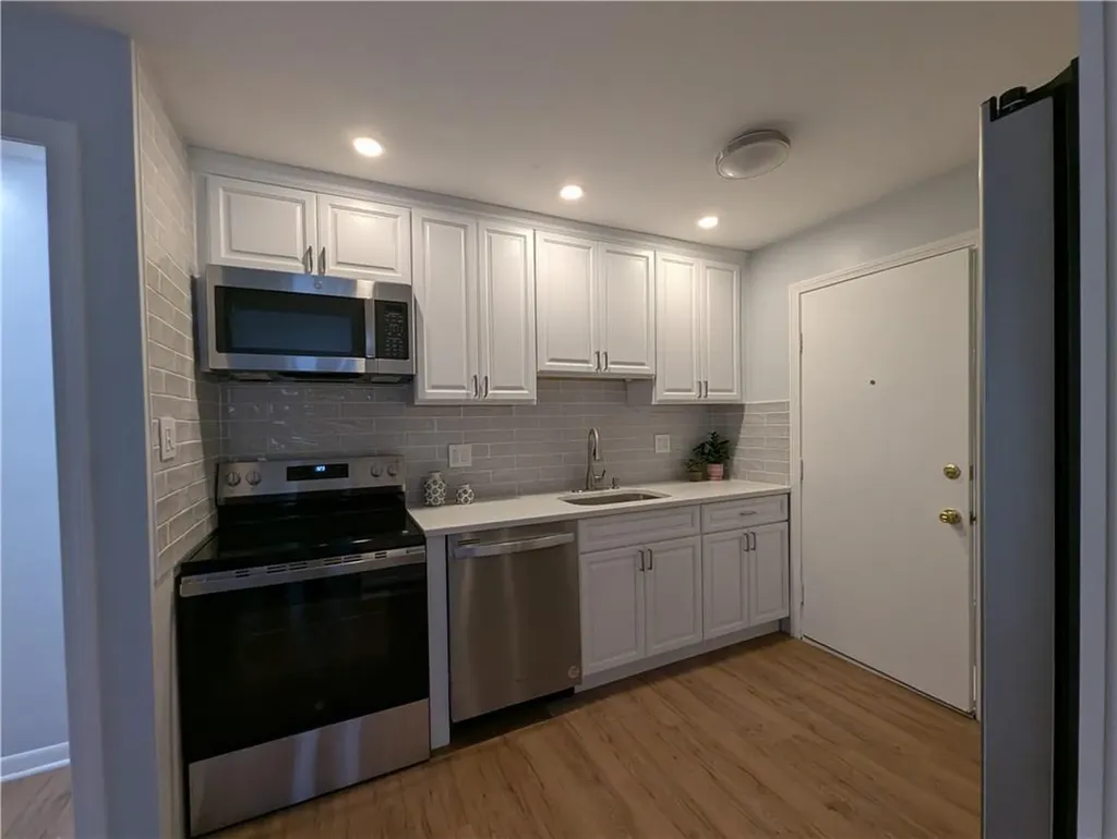 15 Apple Valley Parkway Smithfield RI 02828