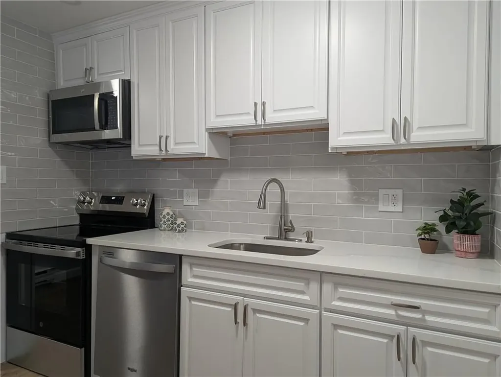 15 Apple Valley Parkway Smithfield RI 02828