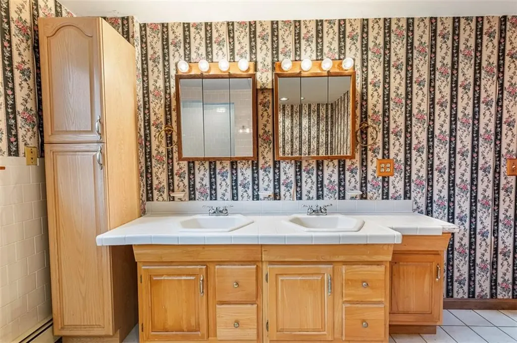 101 Cobble Hill Road Lincoln RI 02865