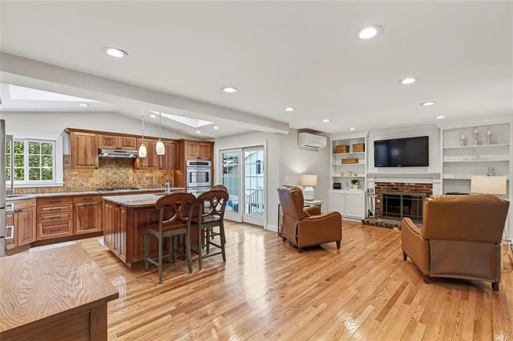 40 Weeden Avenue East Providence RI 02916