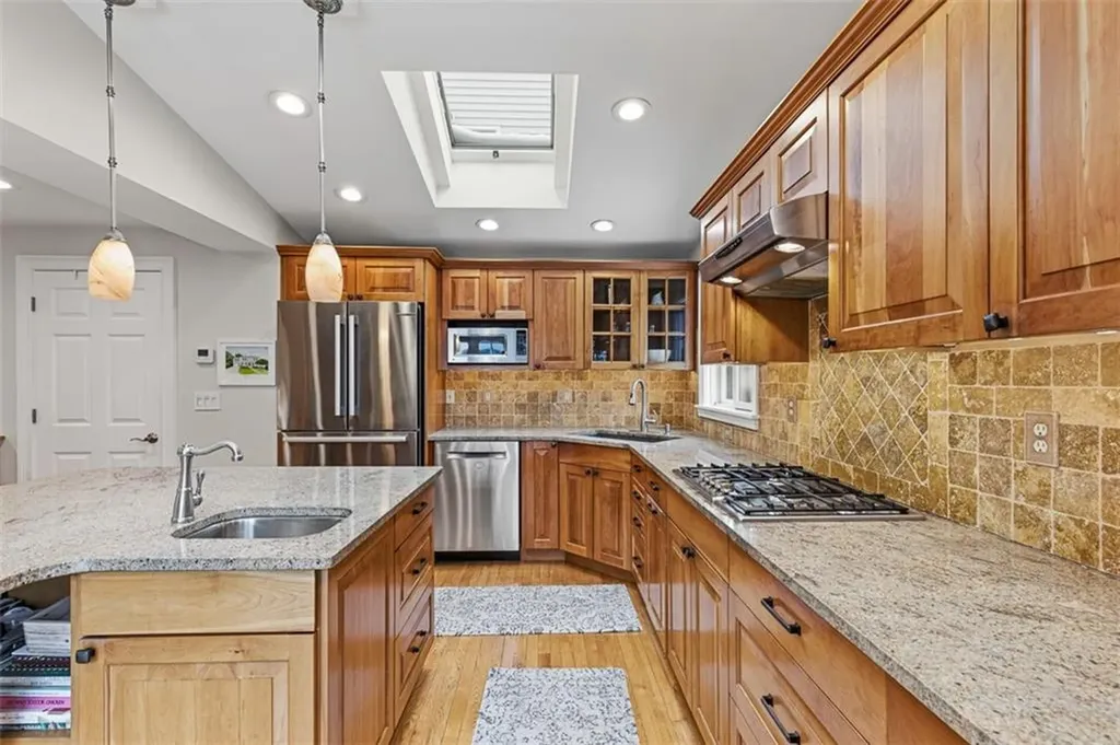 40 Weeden Avenue East Providence RI 02916