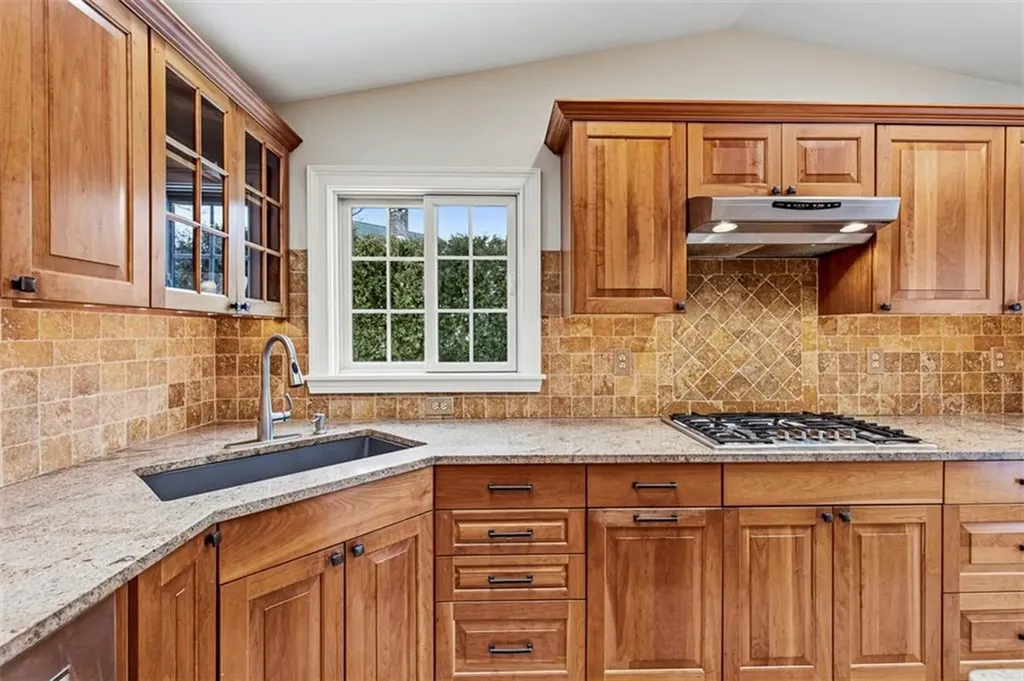 40 Weeden Avenue East Providence RI 02916
