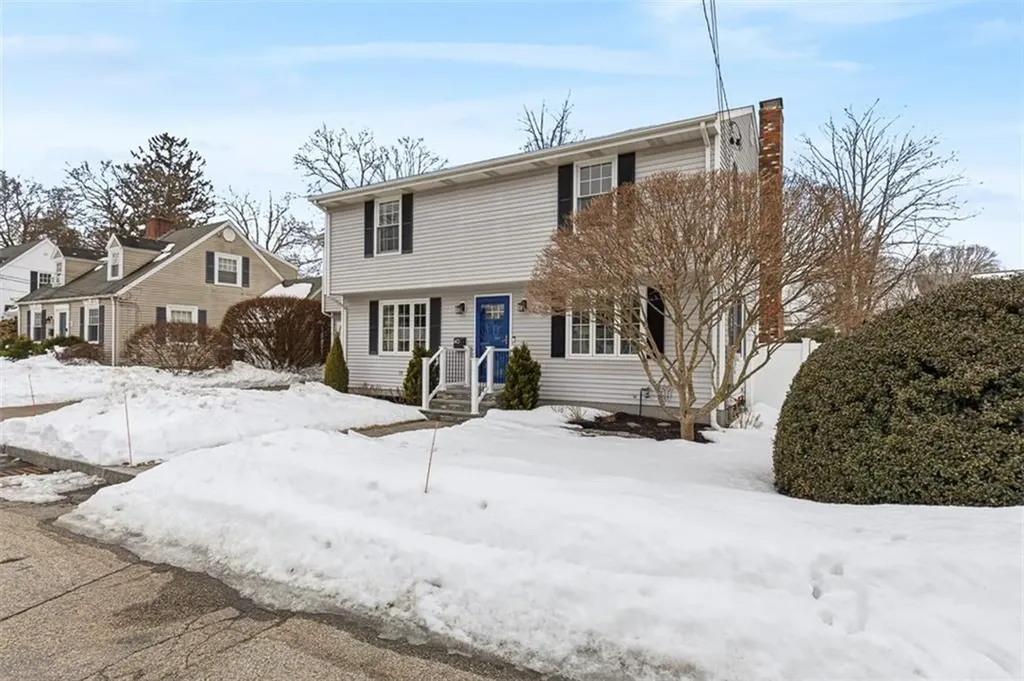 40 Weeden Avenue East Providence RI 02916