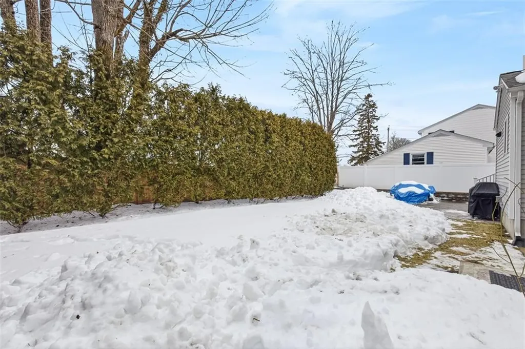 40 Weeden Avenue East Providence RI 02916