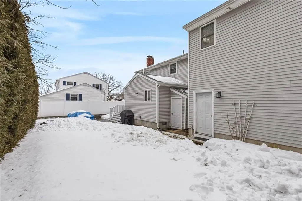 40 Weeden Avenue East Providence RI 02916