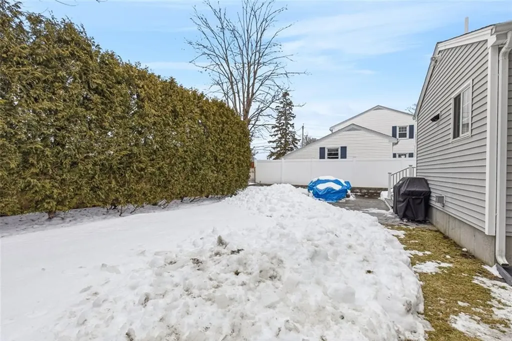 40 Weeden Avenue East Providence RI 02916