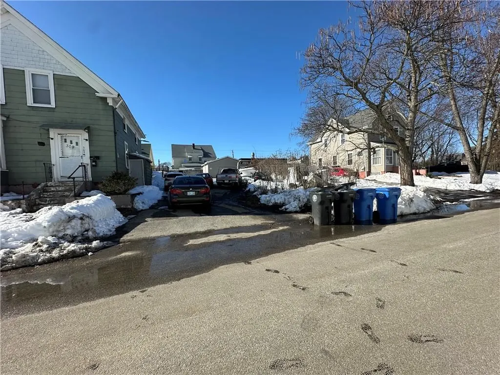 309 Station Street Cranston RI 02910