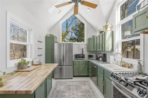 11 Heights Avenue Warwick RI 02889