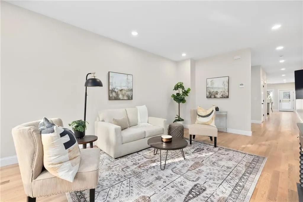 2907 Post Road Warwick RI 02886