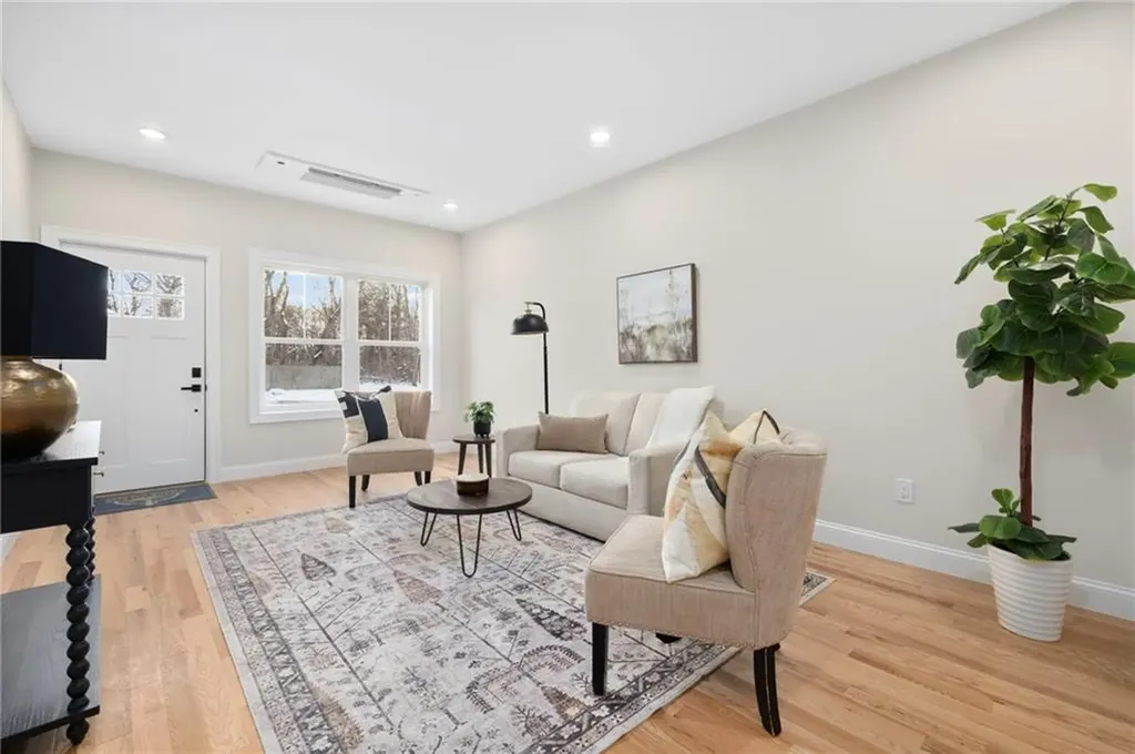 2907 Post Road Warwick RI 02886