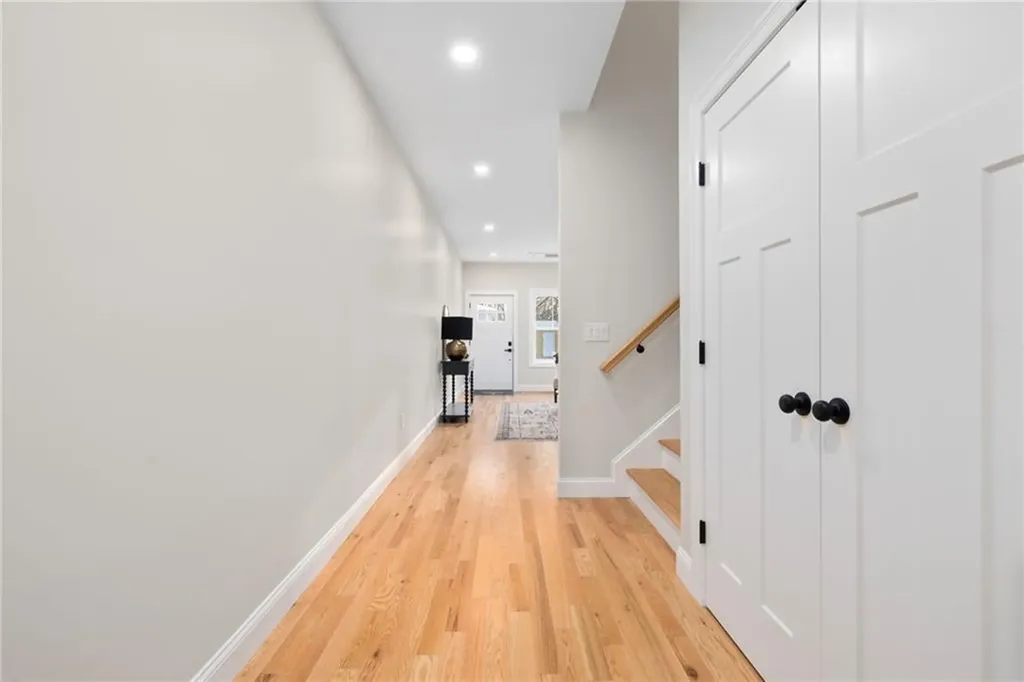 2907 Post Road Warwick RI 02886