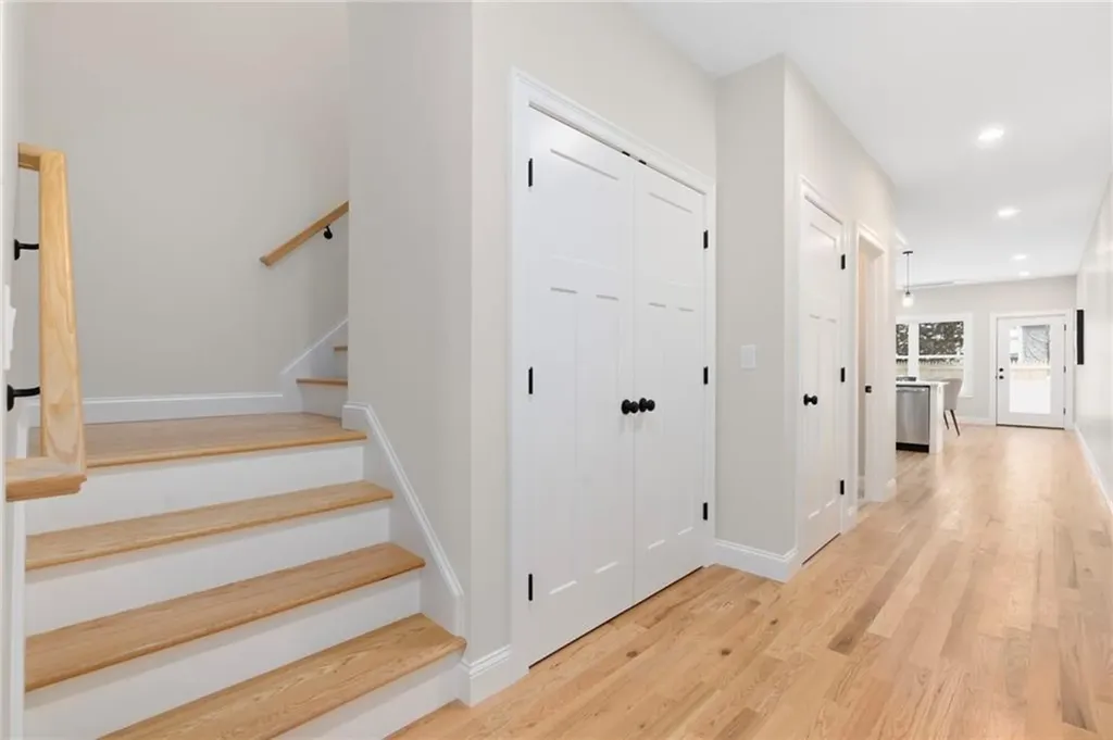 2907 Post Road Warwick RI 02886