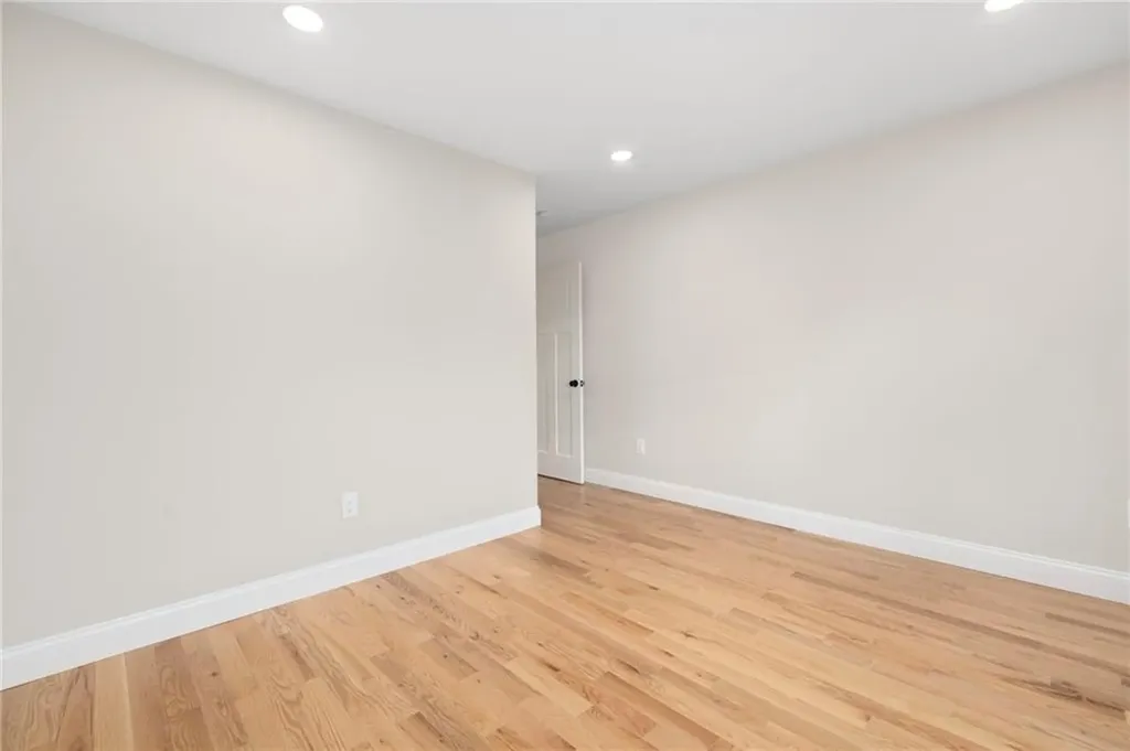 2907 Post Road Warwick RI 02886