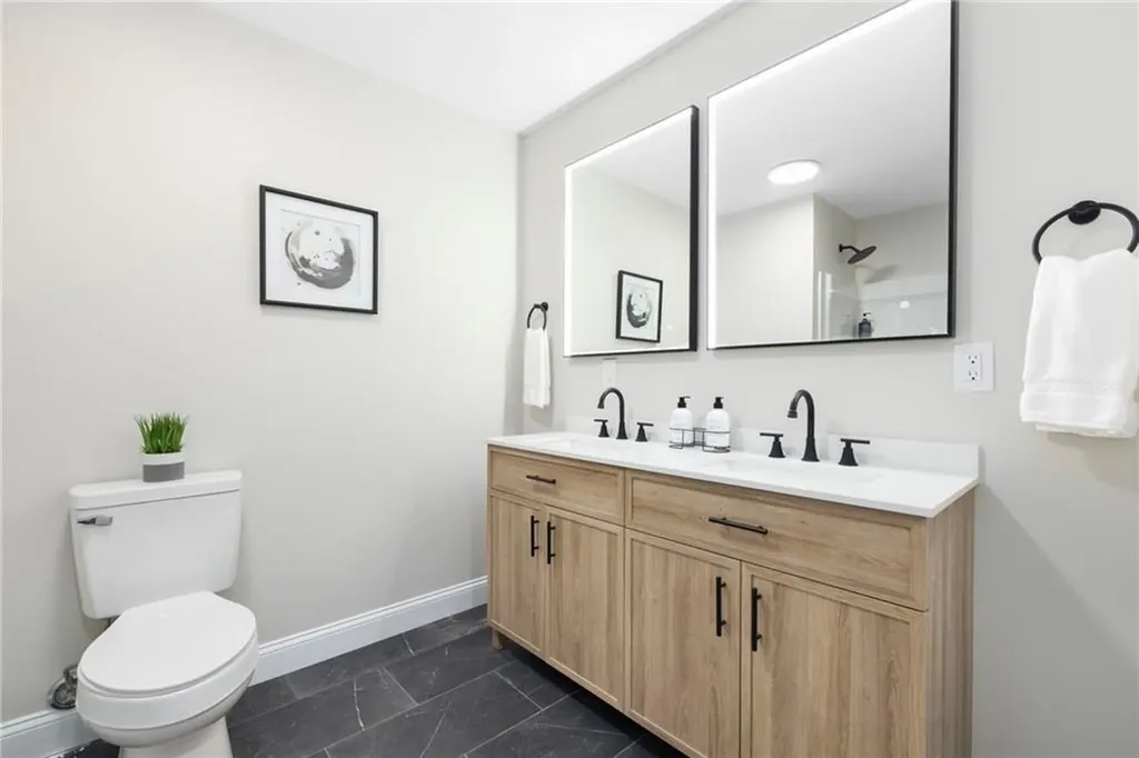 2907 Post Road Warwick RI 02886