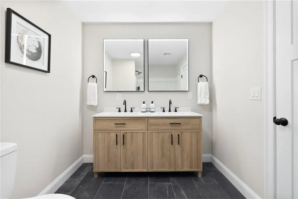 2907 Post Road Warwick RI 02886