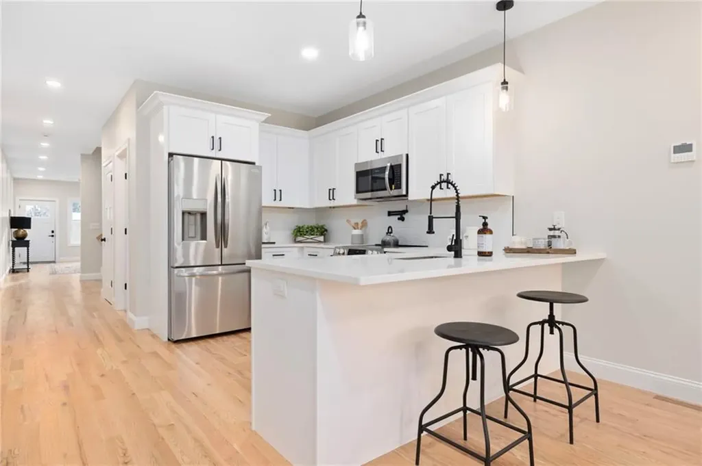 2907 Post Road Warwick RI 02886