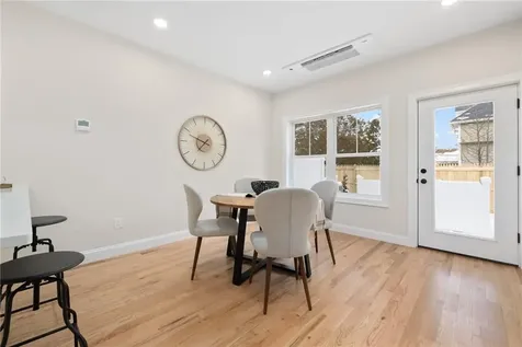 2907 Post Road Warwick RI 02886