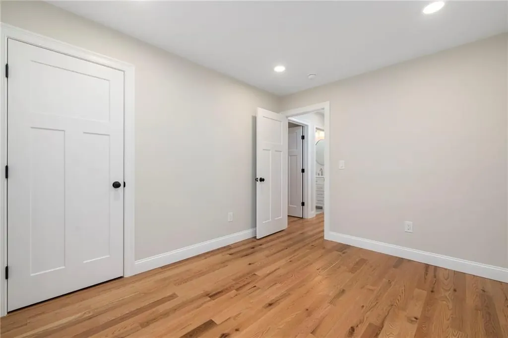 2907 Post Road Warwick RI 02886