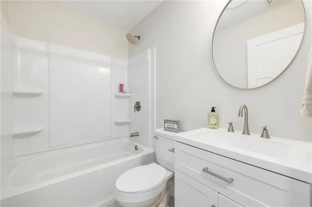 2907 Post Road Warwick RI 02886