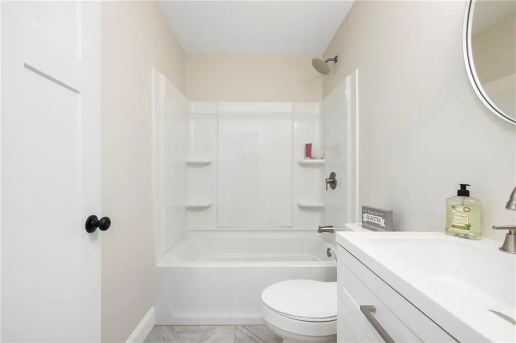 2907 Post Road Warwick RI 02886