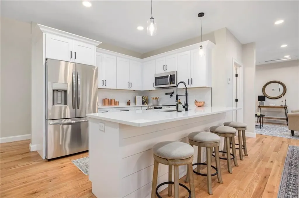 2907 Post Road Warwick RI 02886