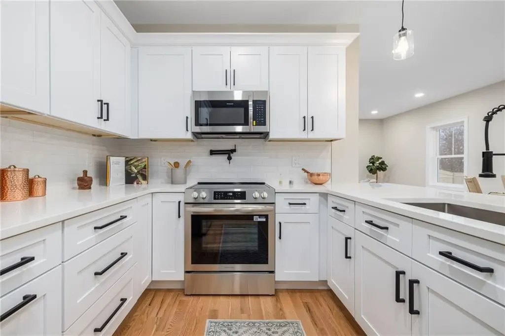 2907 Post Road Warwick RI 02886