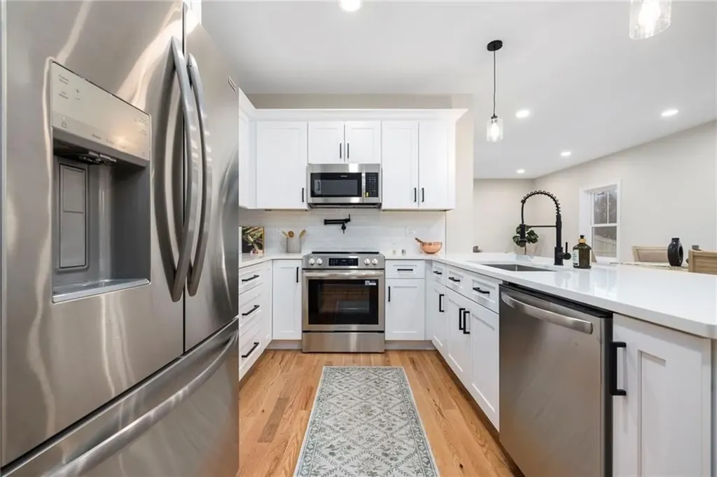 2907 Post Road Warwick RI 02886