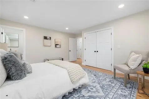 2907 Post Road Warwick RI 02886