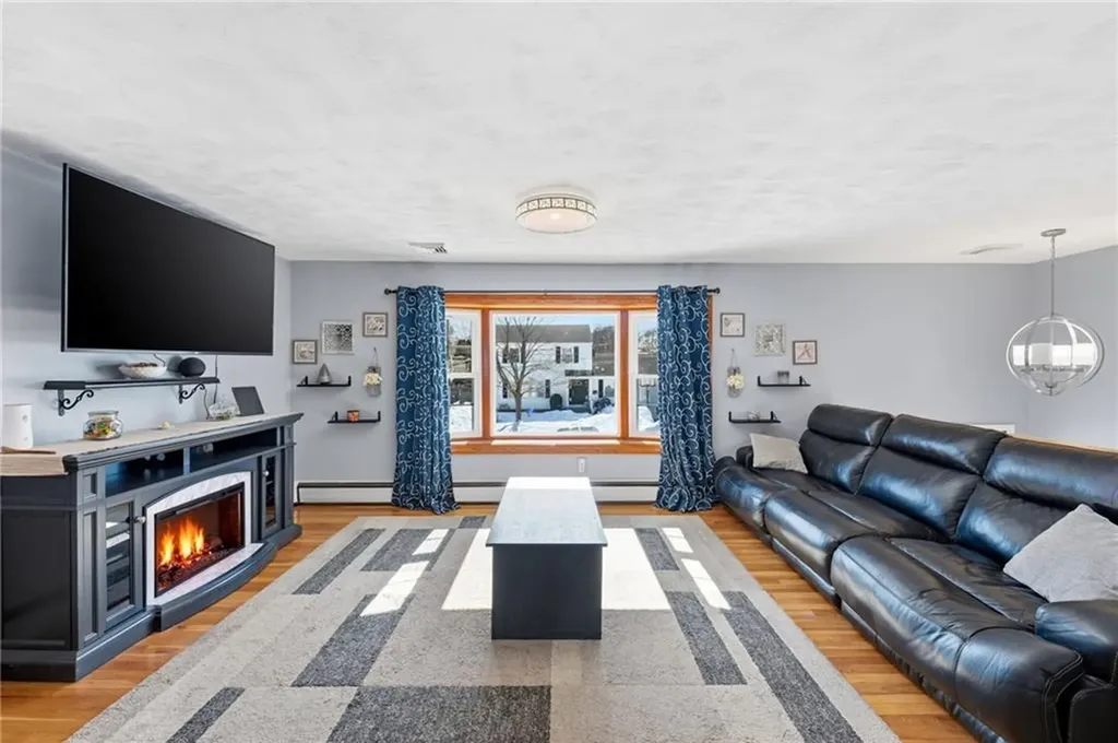 34 Commack Road East Providence RI 02914