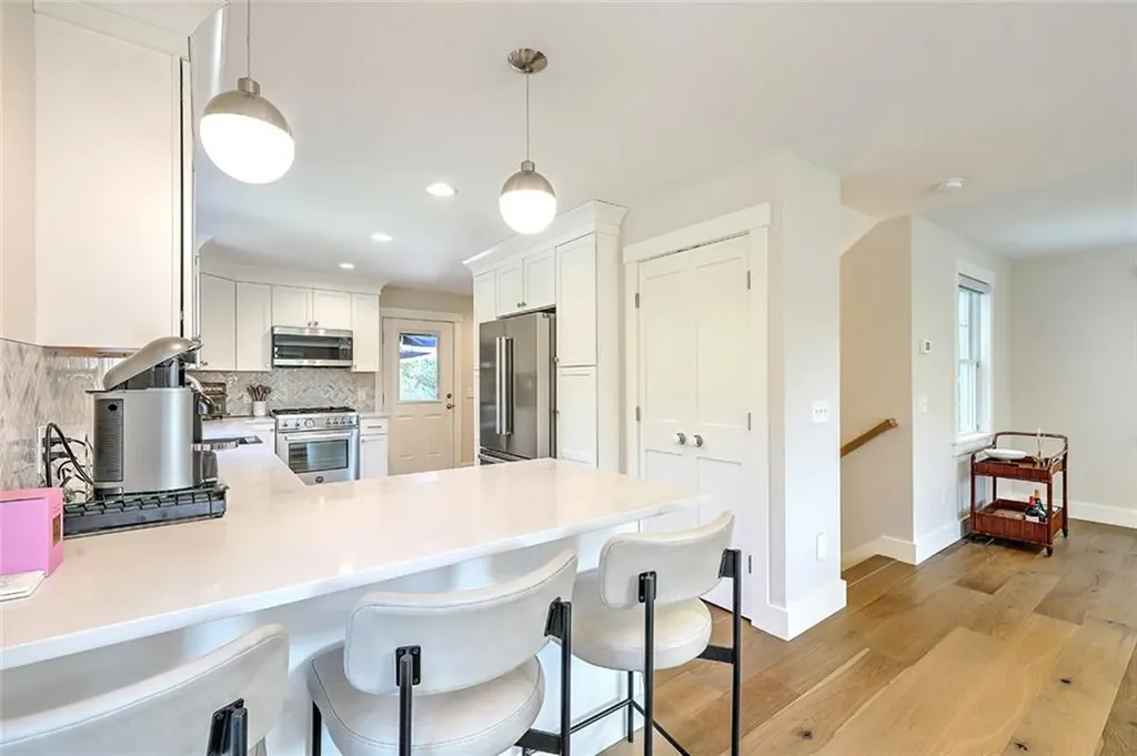 137 Rosebriar Avenue South Kingstown RI 02879