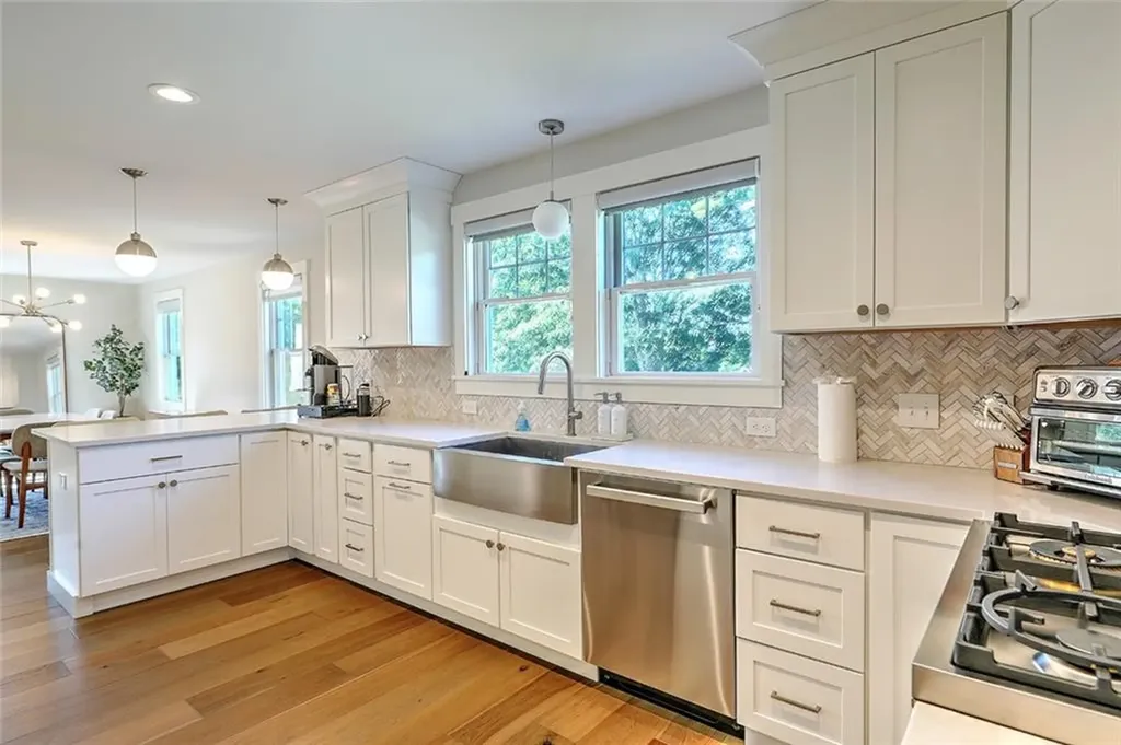 137 Rosebriar Avenue South Kingstown RI 02879